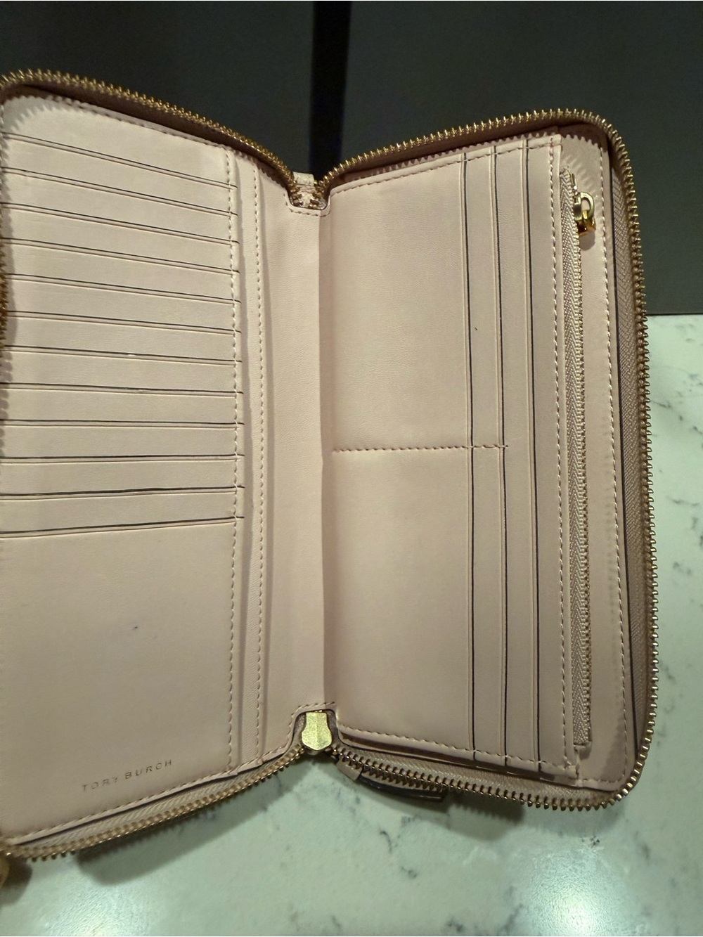 Tory Burch Blush Pink Pebbled Leather Zip Wallet with Gold Logo - Picture 16 of 16